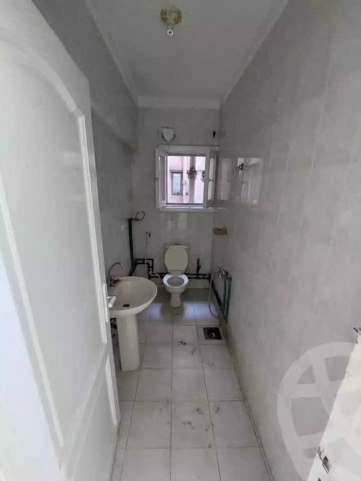 https://aqarmap.com.eg/ar/listing/6507087-for-rent-alexandria-sydy-bshr-sydy-bshr-bhry-shr-mhmwd-l-yswy