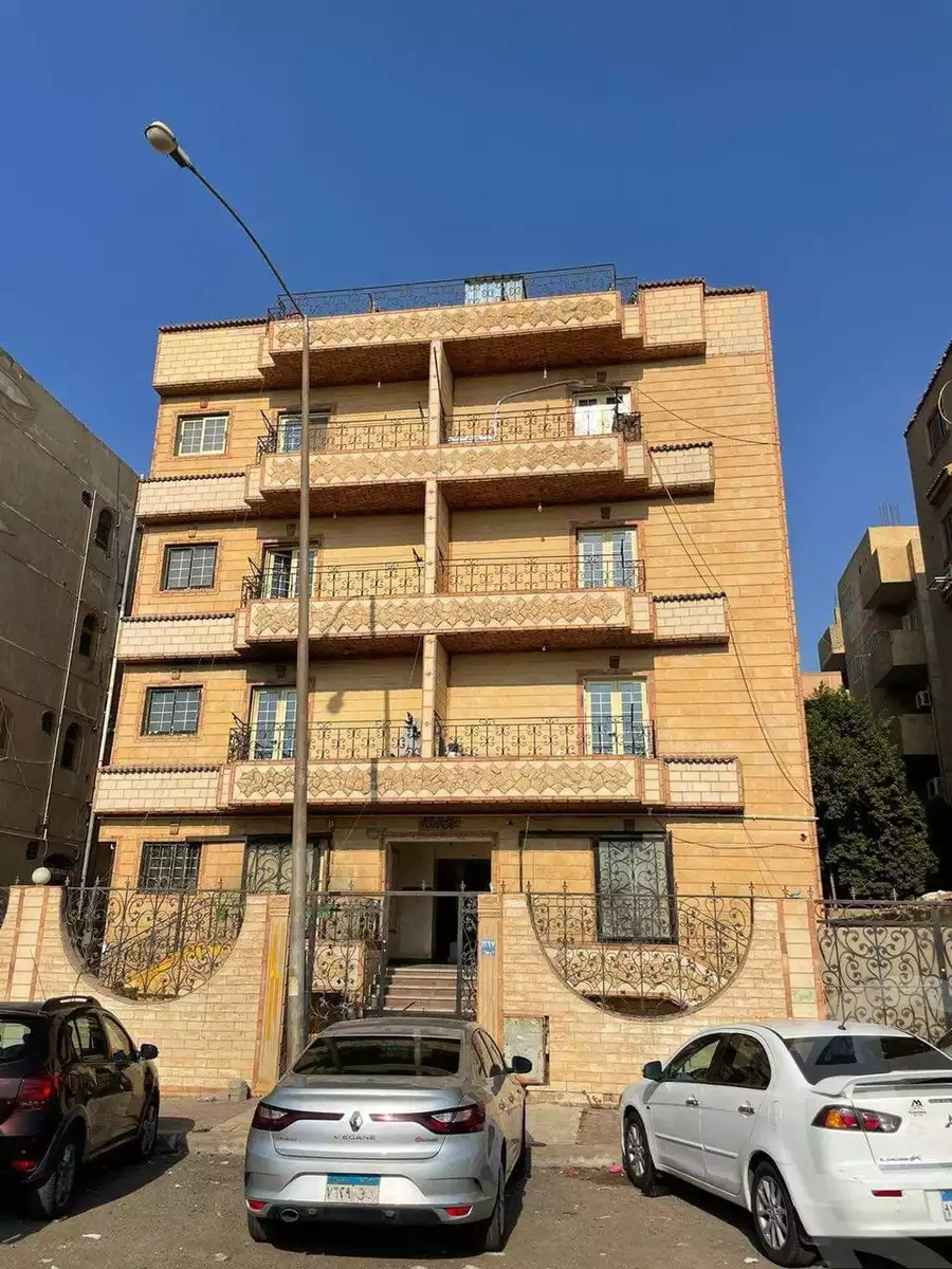 https://aqarmap.com.eg/en/listing/6510396-for-sale-cairo-6th-of-october-el-ahyaa-neighborhood-1st-sixth-neighborhood