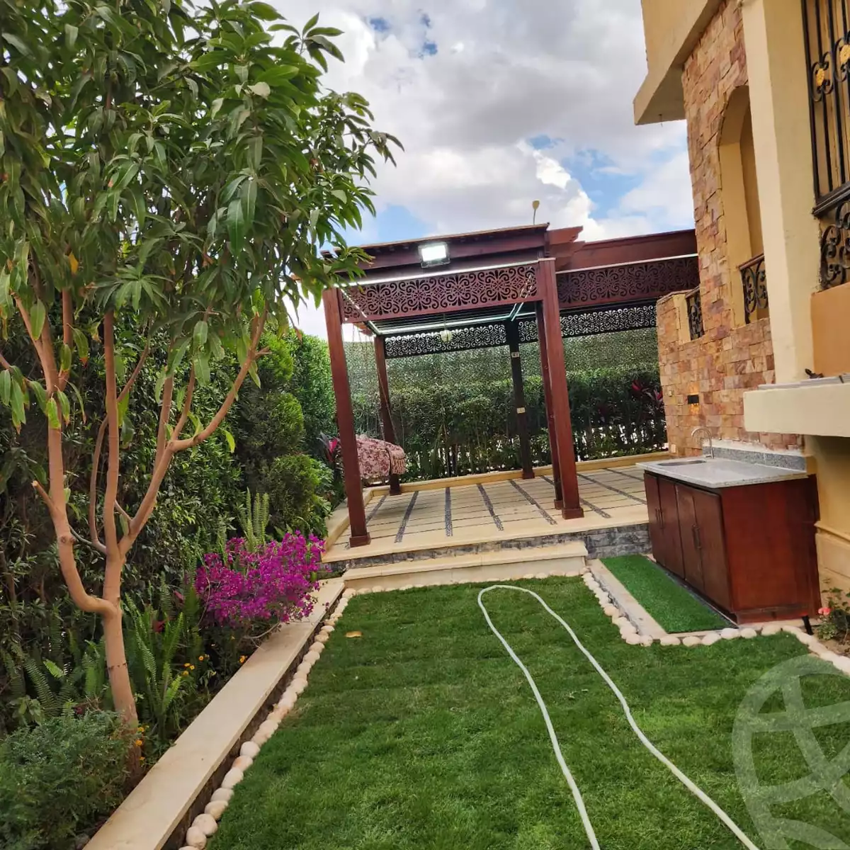 https://aqarmap.com.eg/en/listing/6522721-for-sale-cairo-el-sheikh-zayed-city-compounds-el-khamayel