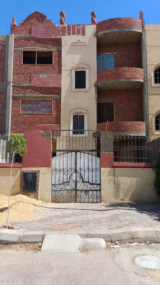 https://aqarmap.com.eg/en/listing/6526283-for-sale-cairo-6th-of-october-hadaeq-october-ebni-betak-4