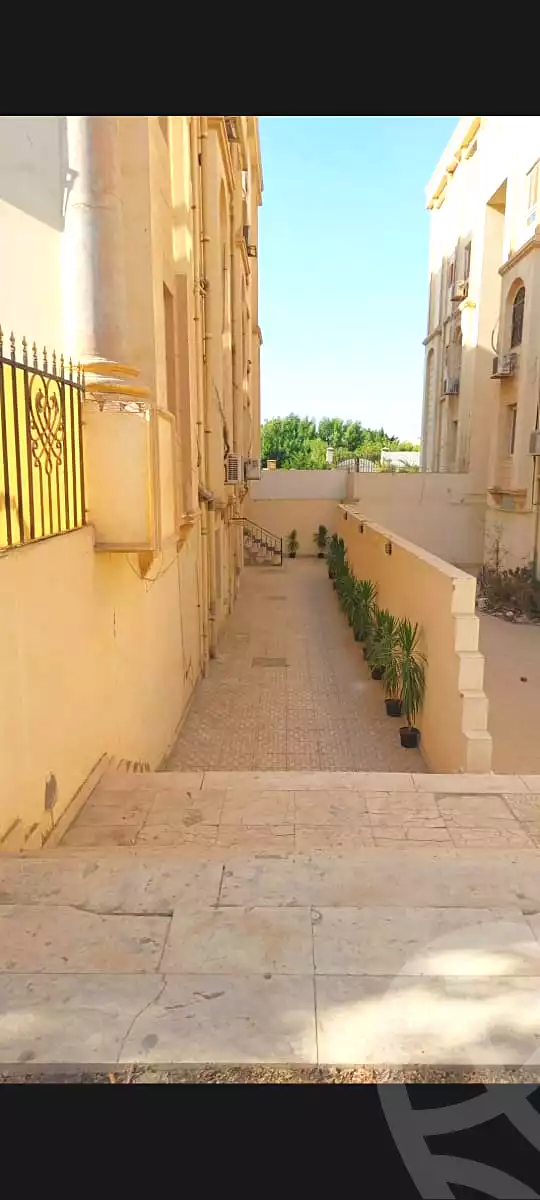 https://aqarmap.com.eg/en/listing/6526393-for-sale-cairo-6th-of-october-el-hay-el-motamyz-el-motamayez-neighborhood-abd-el-moneim-riad-st