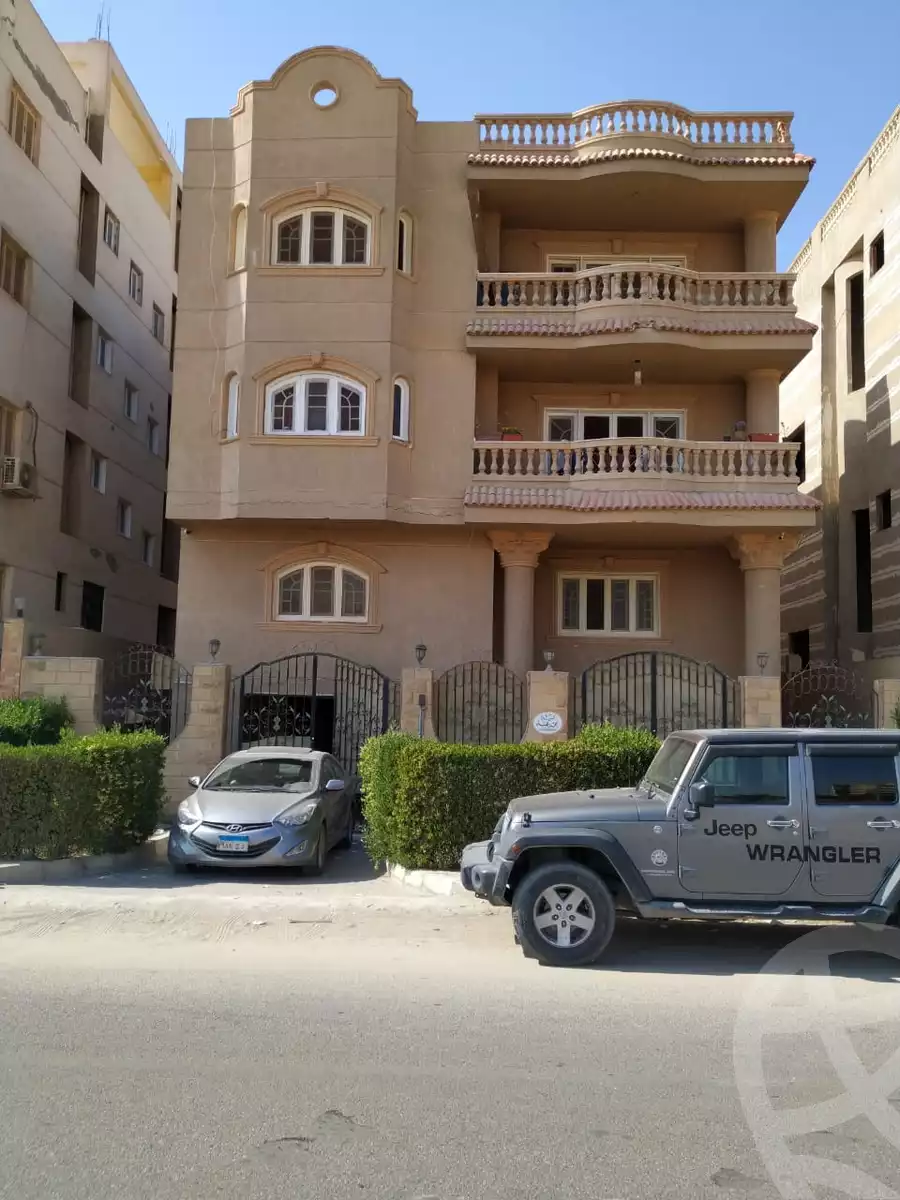 https://aqarmap.com.eg/en/listing/6535830-for-sale-cairo-6th-of-october-el-ahyaa-neighborhood-4th-district-no-7
