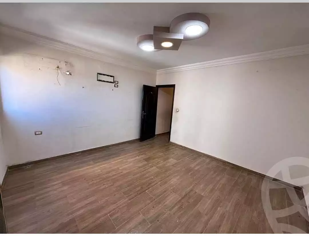 https://aqarmap.com.eg/ar/listing/6543395-for-sale-alexandria-camp-cesar-port-said-street
