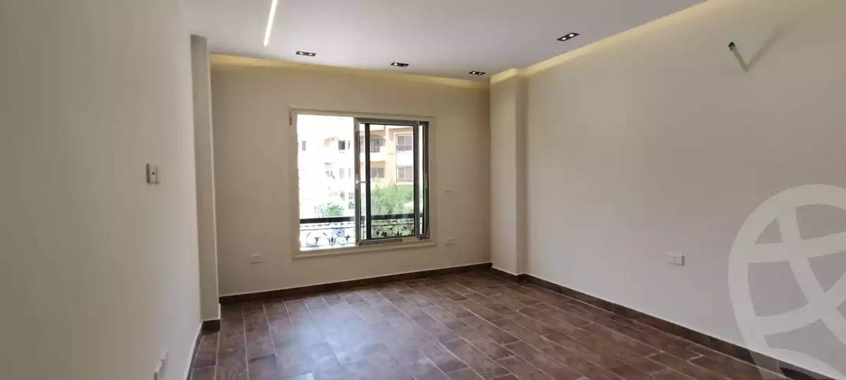 https://aqarmap.com.eg/ar/listing/6548410-for-sale-cairo-el-sheikh-zayed-city-compounds-el-khamayel