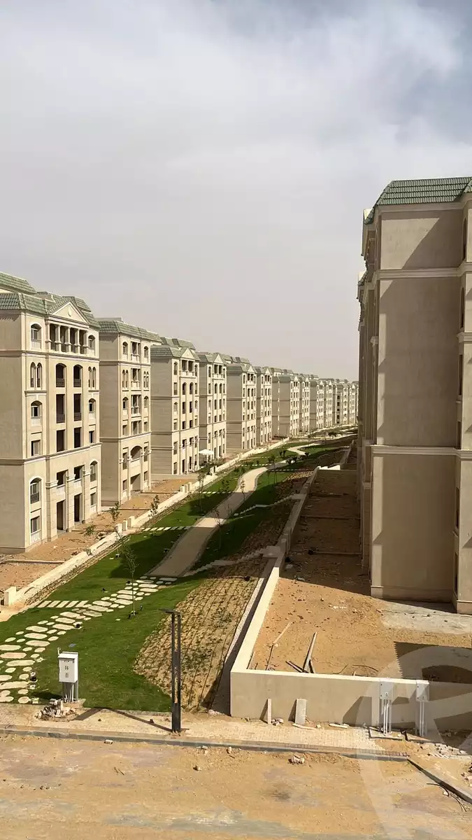 https://aqarmap.com.eg/en/listing/6551370-for-sale-cairo-new-cairo-lmstqbl-syty-compounds-lavenir