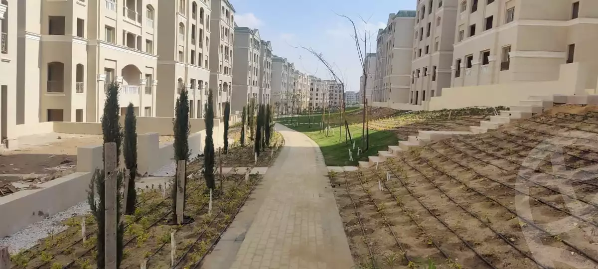 https://aqarmap.com.eg/en/listing/6551435-for-sale-cairo-new-cairo-lmstqbl-syty-compounds-lavenir