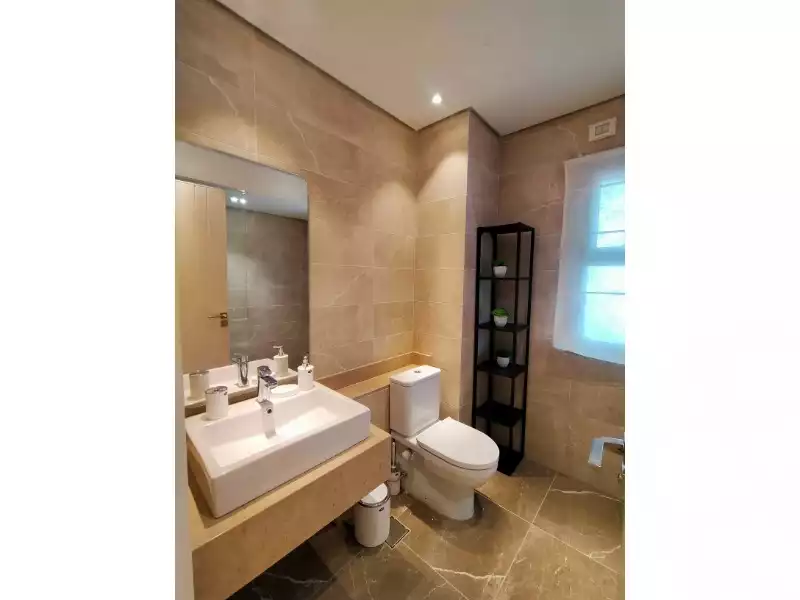 https://aqarmap.com.eg/ar/listing/6551611-for-rent-cairo-el-sheikh-zayed-city-compounds-kmbwnd-fyldj-wyst-dr-llttwyr