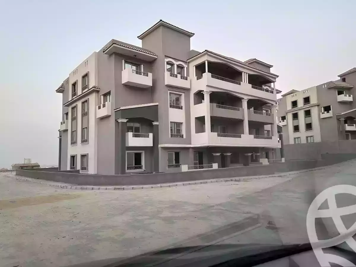 https://aqarmap.com.eg/ar/listing/6553405-for-sale-cairo-el-sheikh-zayed-city-compounds-el-khamayel