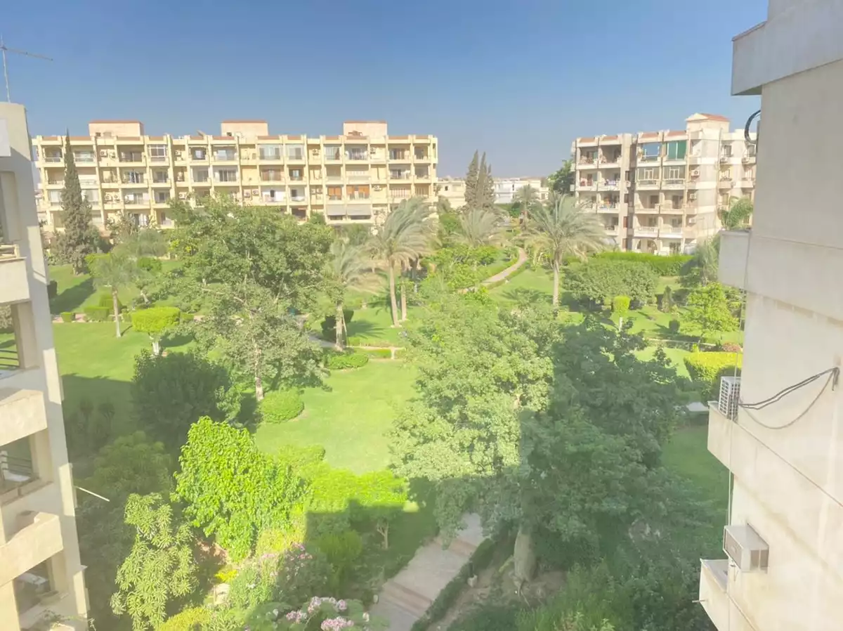 https://aqarmap.com.eg/en/listing/6554158-for-sale-cairo-el-sheikh-zayed-city-compounds-zayed-2000