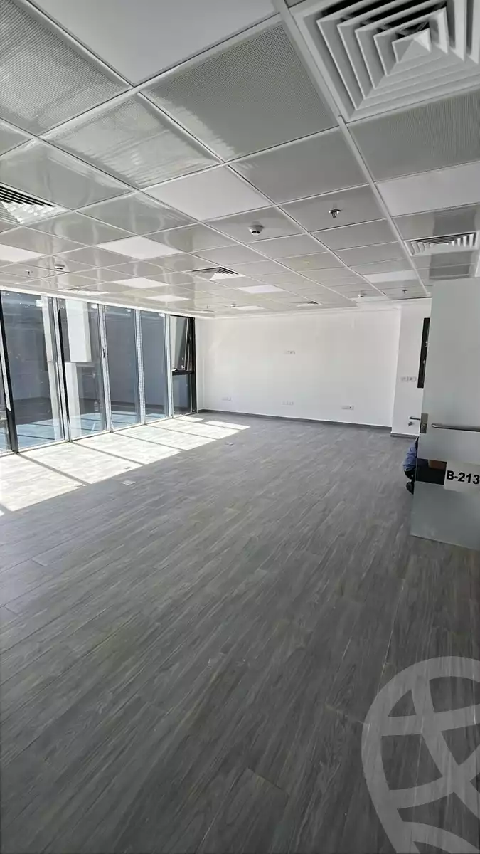https://aqarmap.com.eg/ar/listing/6558038-for-rent-cairo-new-cairo-compounds-hyde-park-business-district