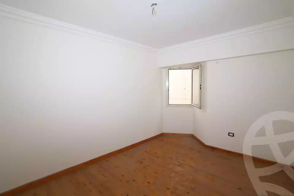 https://aqarmap.com.eg/ar/listing/6562405-for-rent-alexandria-ganaklis