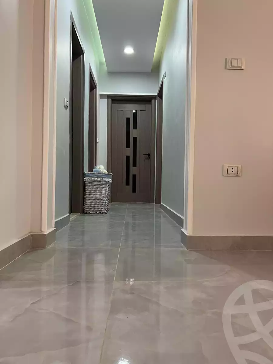 https://aqarmap.com.eg/ar/listing/6563981-for-sale-cairo-el-sheikh-zayed-city-compounds-el-khamayel