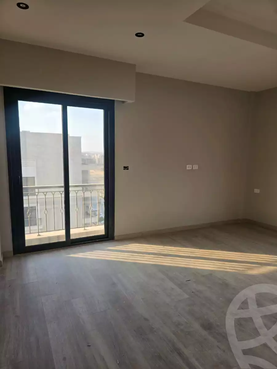 https://aqarmap.com.eg/ar/listing/6567454-for-rent-cairo-el-sheikh-zayed-city-compounds-kmbwnd-fyldj-wyst-dr-llttwyr