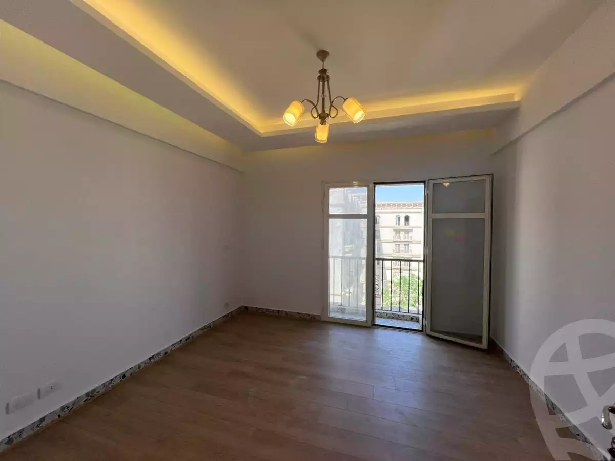 https://aqarmap.com.eg/ar/listing/6568823-for-rent-cairo-new-cairo-compounds-hyde-park-centre-ville-hyde-park