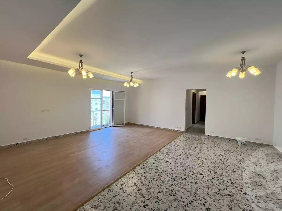 https://aqarmap.com.eg/ar/listing/6568823-for-rent-cairo-new-cairo-compounds-hyde-park-centre-ville-hyde-park