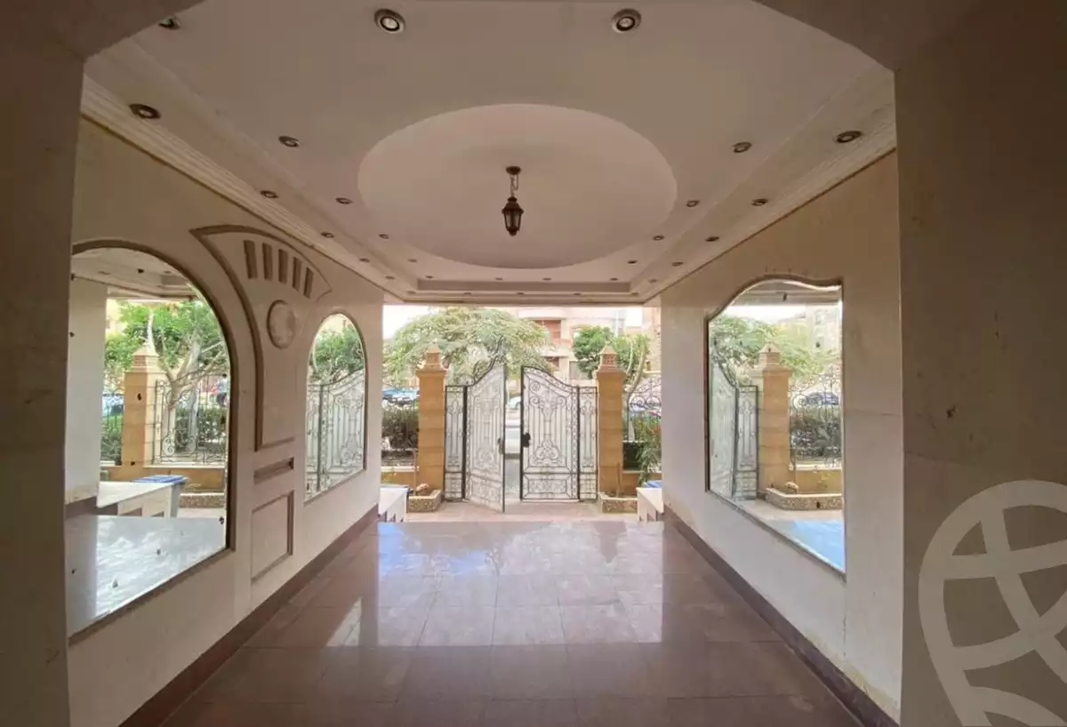 https://aqarmap.com.eg/en/listing/6569393-for-sale-cairo-new-cairo-first-settlement-neighbourhood-1-mohamed-fathi-koura-st