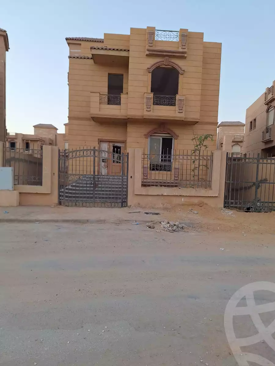 https://aqarmap.com.eg/ar/listing/6573425-for-sale-cairo-new-cairo-compounds-sarai-esse-residence-sarai