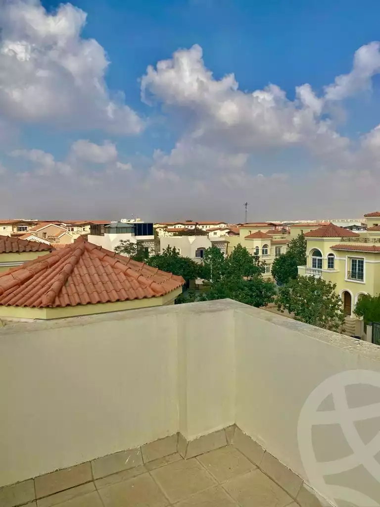 https://aqarmap.com.eg/ar/listing/6574562-for-sale-cairo-new-cairo-compounds-hyde-park-centre-ville-hyde-park