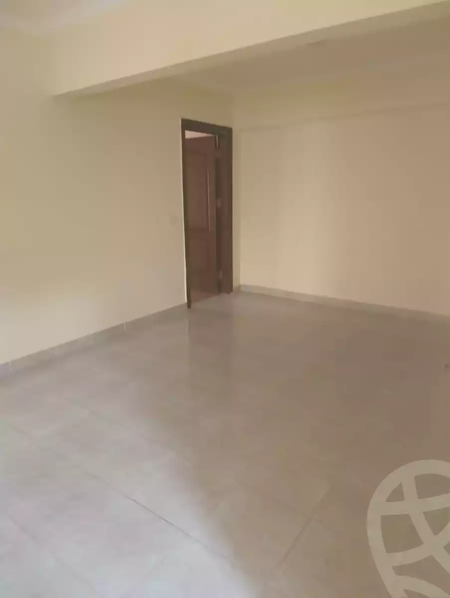 https://aqarmap.com.eg/ar/listing/6575762-for-rent-cairo-6th-of-october-el-hay-el-motamyz-el-motamayez-neighborhood-abd-el-moneim-riad-st