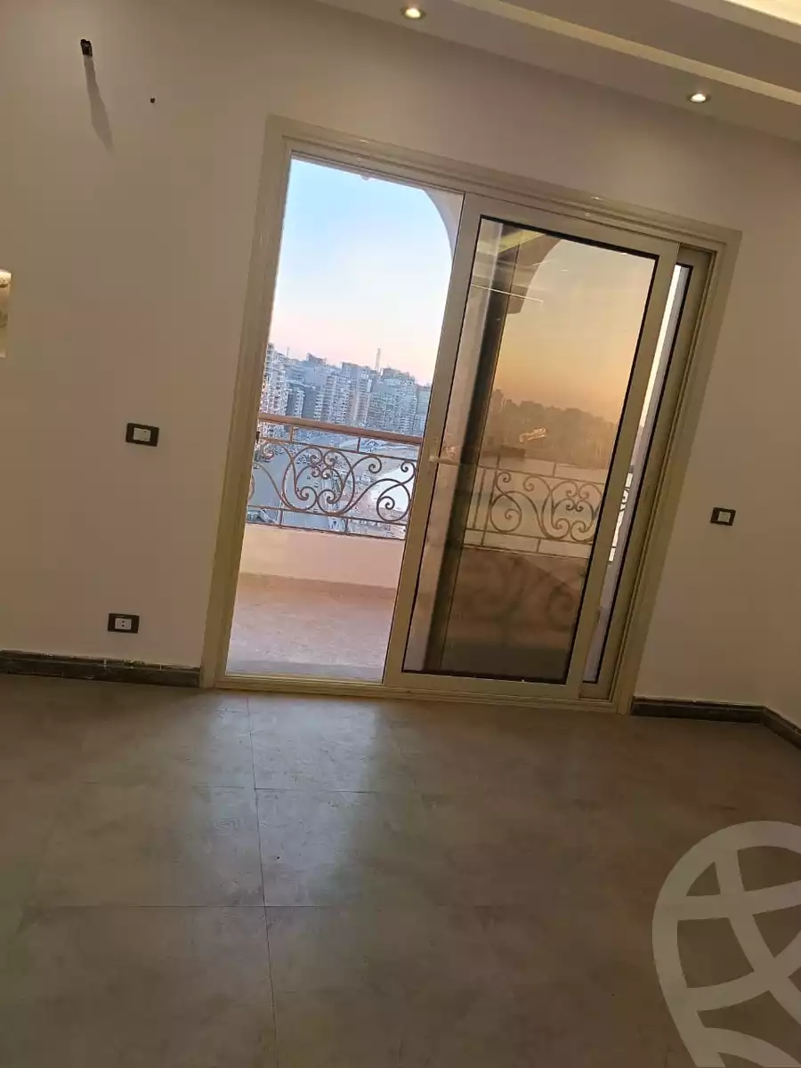 https://aqarmap.com.eg/ar/listing/6583470-for-sale-alexandria-el-asafra-l-sfr-bhry-edrees-st