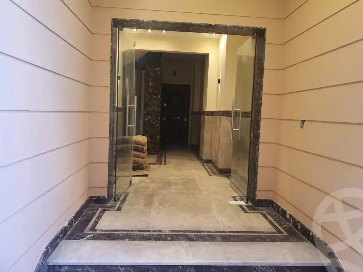 https://aqarmap.com.eg/ar/listing/6584205-for-rent-cairo-new-cairo-ganob-el-akadamiya-south-academy-a-zaid-ebn-haretha-st