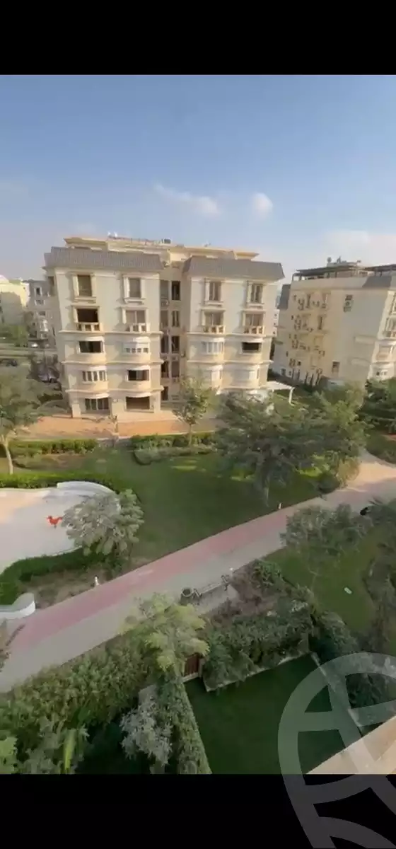 https://aqarmap.com.eg/en/listing/6588349-for-sale-cairo-new-cairo-compounds-mountain-view-hyde-park