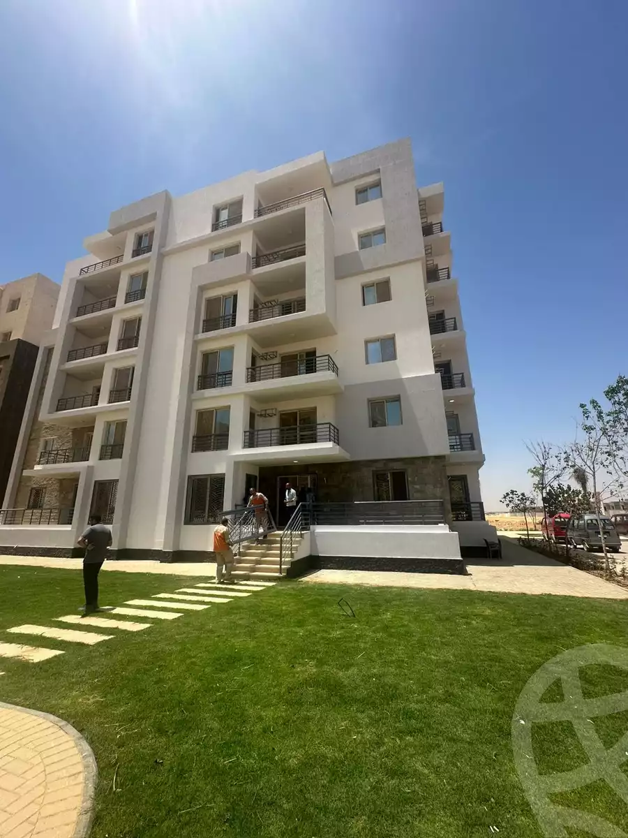 https://aqarmap.com.eg/en/listing/6593567-for-sale-cairo-el-sheikh-zayed-city-lshykh-zyd-ljdyd-west-view-residence-hdp