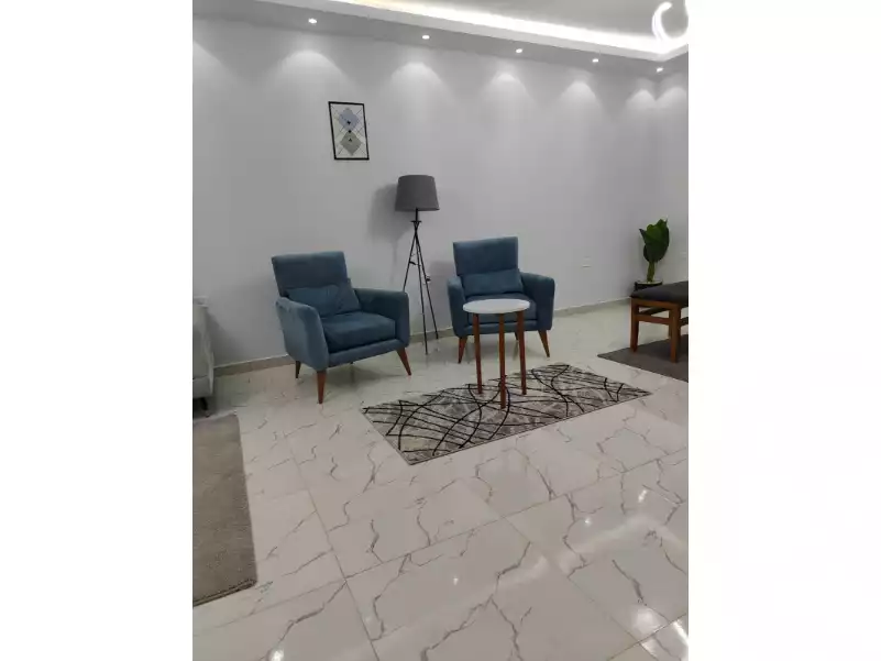 https://aqarmap.com.eg/ar/listing/6594464-for-rent-cairo-new-cairo-compounds-hyde-park-centre-ville-hyde-park