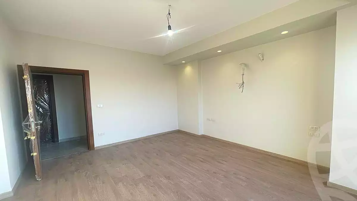 https://aqarmap.com.eg/en/listing/6597381-for-sale-cairo-new-cairo-compounds-el-patio-oro
