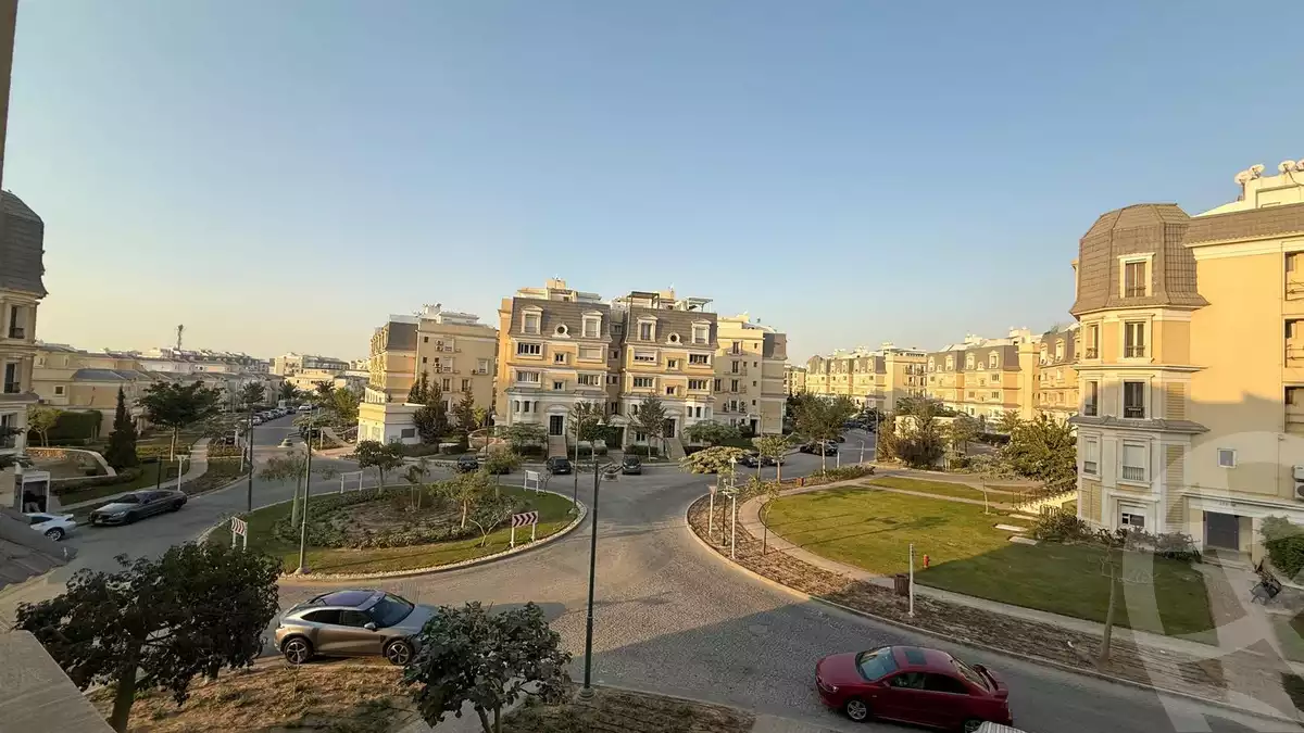 https://aqarmap.com.eg/en/listing/6602094-for-sale-cairo-new-cairo-compounds-mountain-view-hyde-park