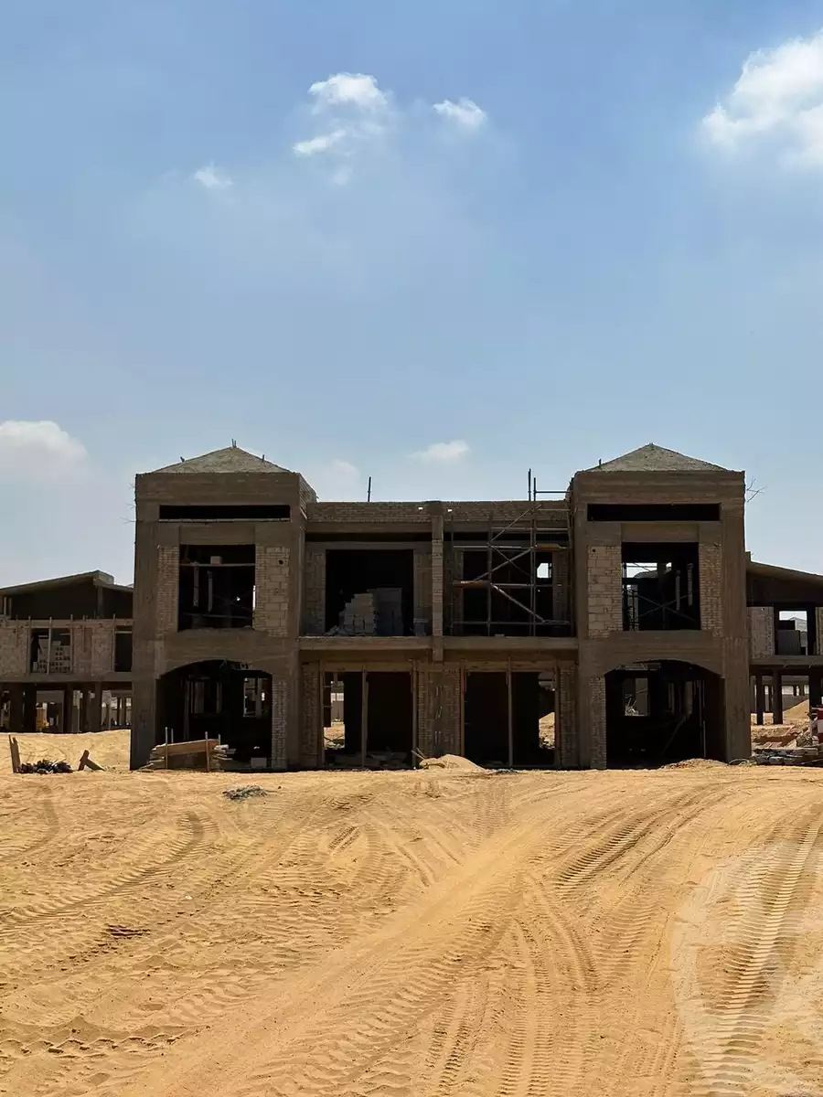 https://aqarmap.com.eg/en/listing/6608312-for-sale-cairo-el-sheikh-zayed-city-compounds-kmbwnd-fyldj-wyst-dr-llttwyr