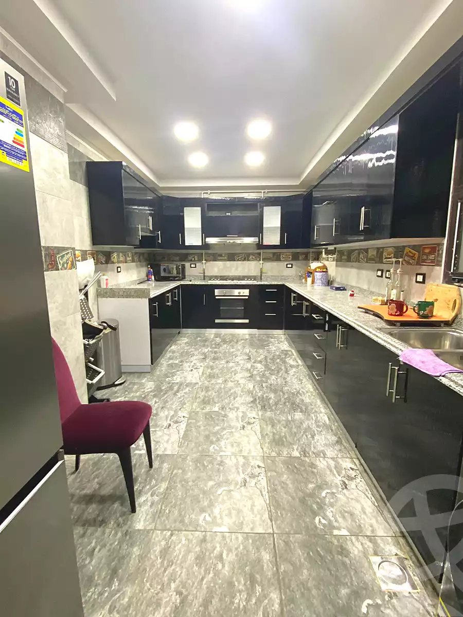 https://aqarmap.com.eg/en/listing/6608947-for-rent-cairo-el-sheikh-zayed-city-compounds-kmbwnd-wyst-twn-swdyk