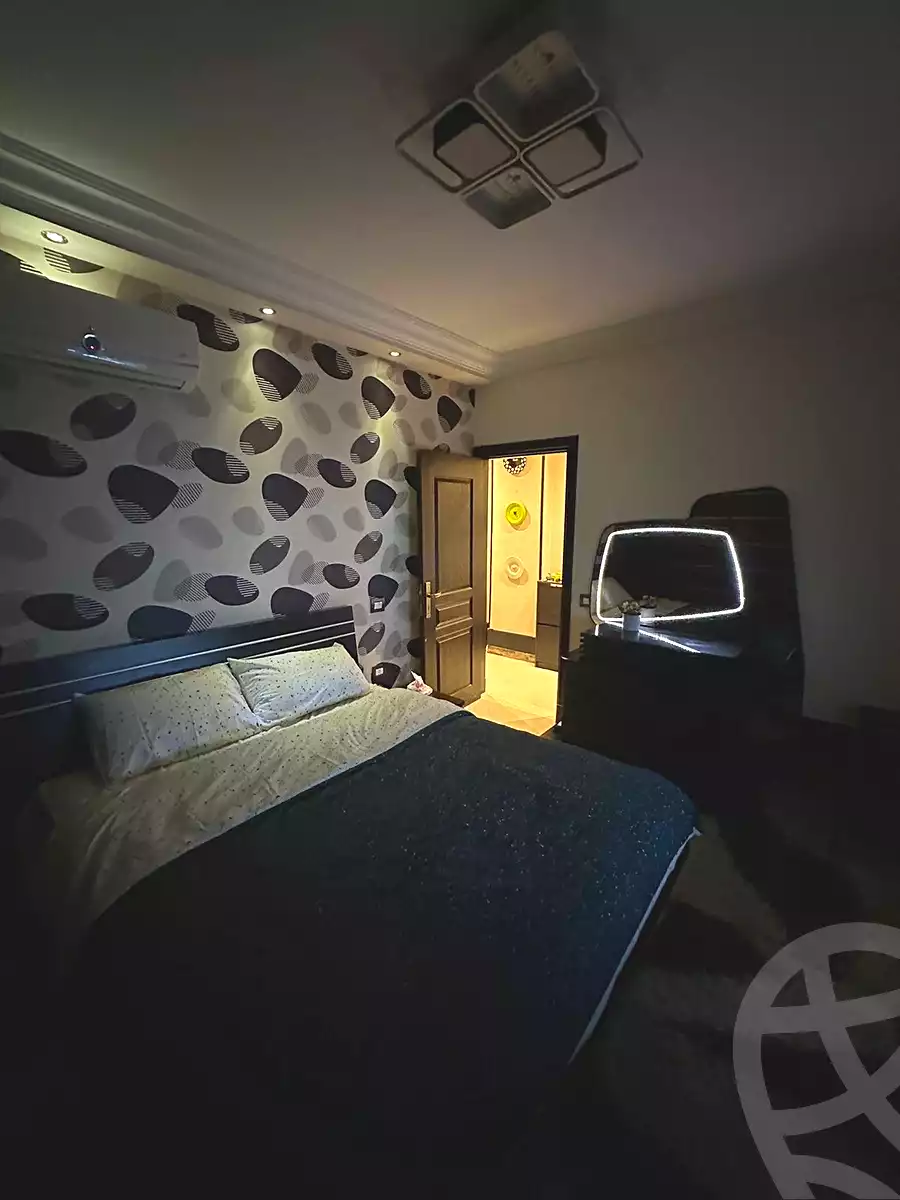 https://aqarmap.com.eg/ar/listing/6609530-for-rent-cairo-6th-of-october-el-ahyaa-neighborhood-2nd-divided-from-al-kafrawei-st