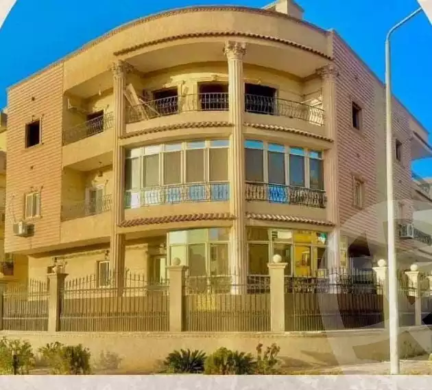 https://aqarmap.com.eg/ar/listing/6610888-for-sale-cairo-el-sheikh-zayed-city-mntq-fr-y-bmdyn-lshykh-zyd