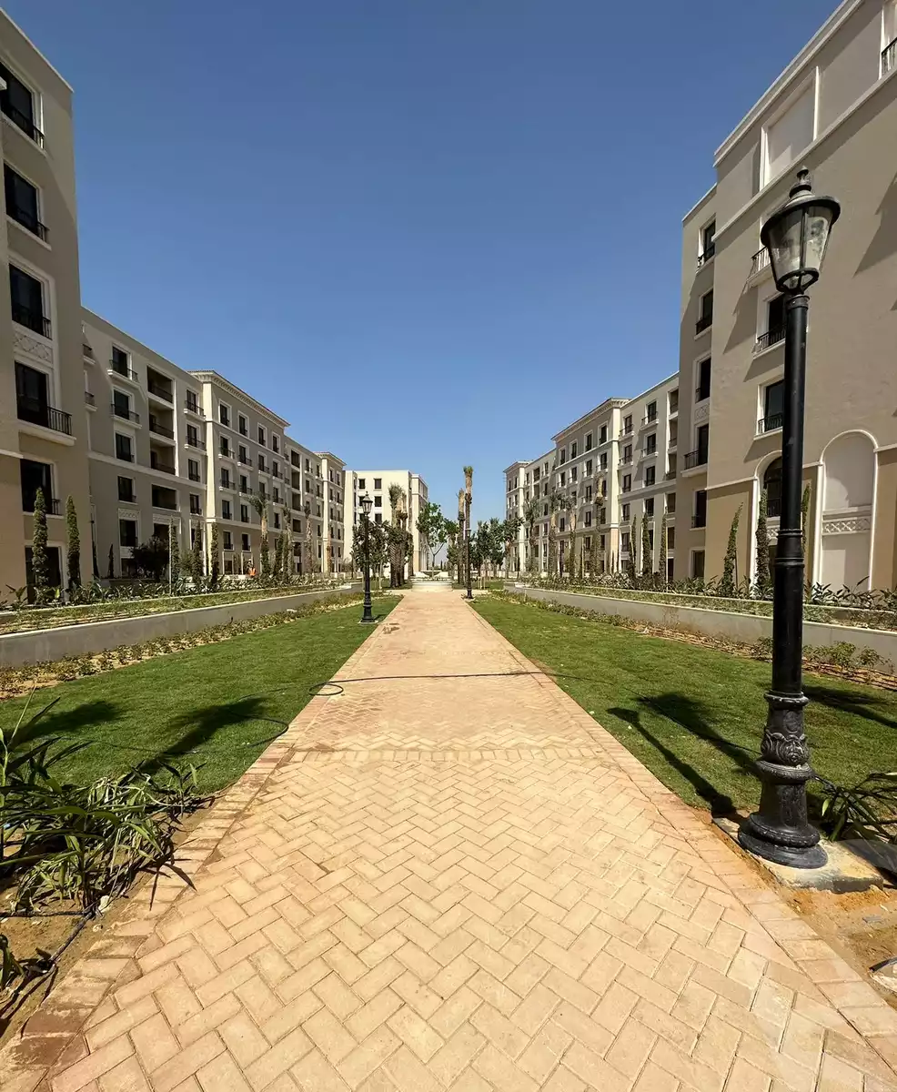 https://aqarmap.com.eg/en/listing/6617867-for-sale-cairo-el-sheikh-zayed-city-compounds-kmbwnd-fyldj-wyst-dr-llttwyr