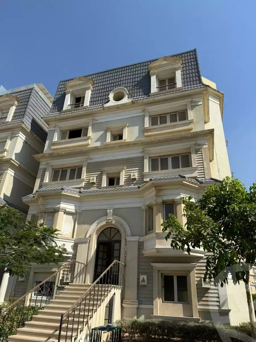 https://aqarmap.com.eg/en/listing/6624776-for-sale-cairo-new-cairo-compounds-mountain-view-hyde-park