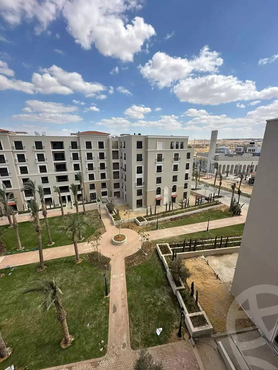 https://aqarmap.com.eg/en/listing/6625008-for-sale-cairo-el-sheikh-zayed-city-compounds-kmbwnd-fyldj-wyst-dr-llttwyr