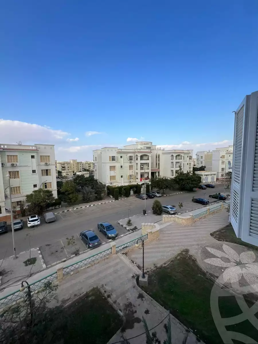 https://aqarmap.com.eg/ar/listing/6628061-for-sale-cairo-el-sheikh-zayed-city-compounds-el-khamayel