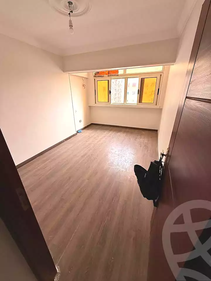 https://aqarmap.com.eg/ar/listing/6631059-for-sale-alexandria-el-mandara-alex-el-mandara-bahri-sidi-kamal-st