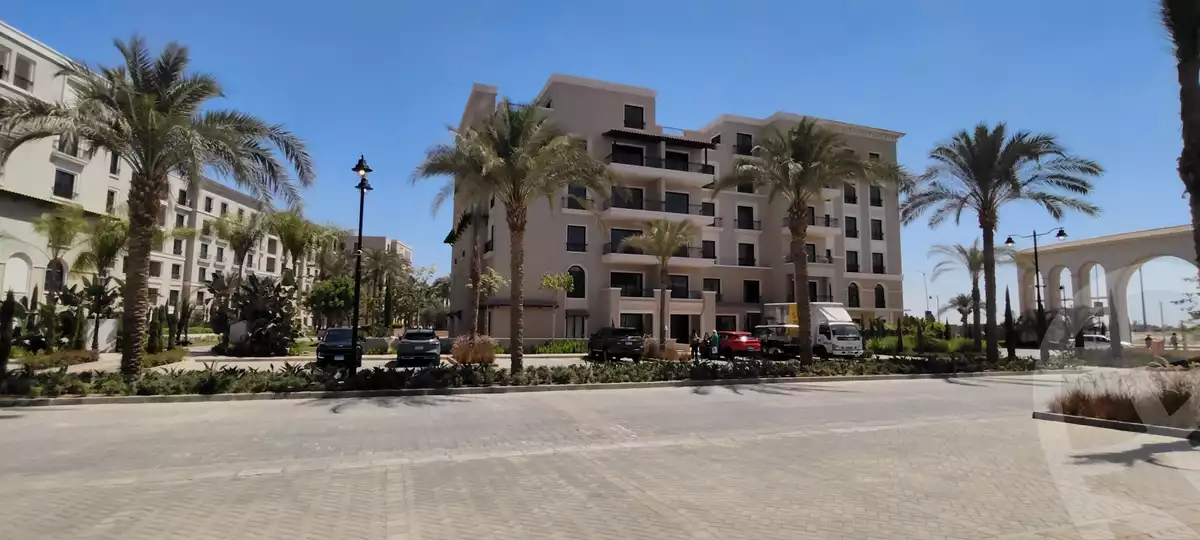 https://aqarmap.com.eg/en/listing/6637527-for-sale-cairo-el-sheikh-zayed-city-compounds-kmbwnd-fyldj-wyst-dr-llttwyr