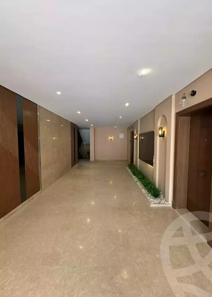 https://aqarmap.com.eg/en/listing/6637600-for-sale-cairo-el-sheikh-zayed-city-compounds-kmbwnd-fyldj-wyst-dr-llttwyr