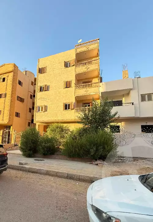 https://aqarmap.com.eg/ar/listing/6162523-for-sale-cairo-badr-city-hai-el-ashgar-featured-neighborhood-bait-el-watan