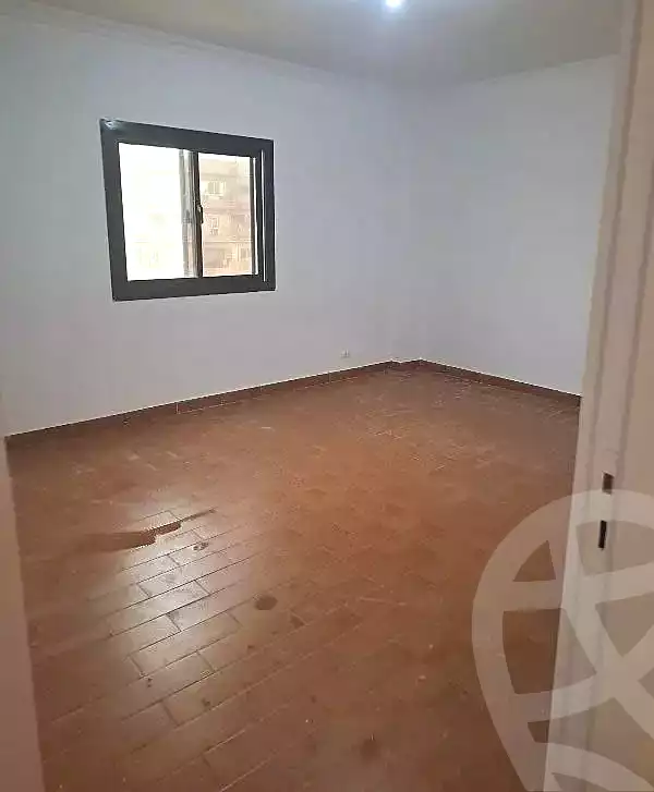 https://aqarmap.com.eg/en/listing/6644876-for-sale-cairo-6th-of-october-el-ahyaa-neighborhood-2nd-divided-from-al-kafrawei-st