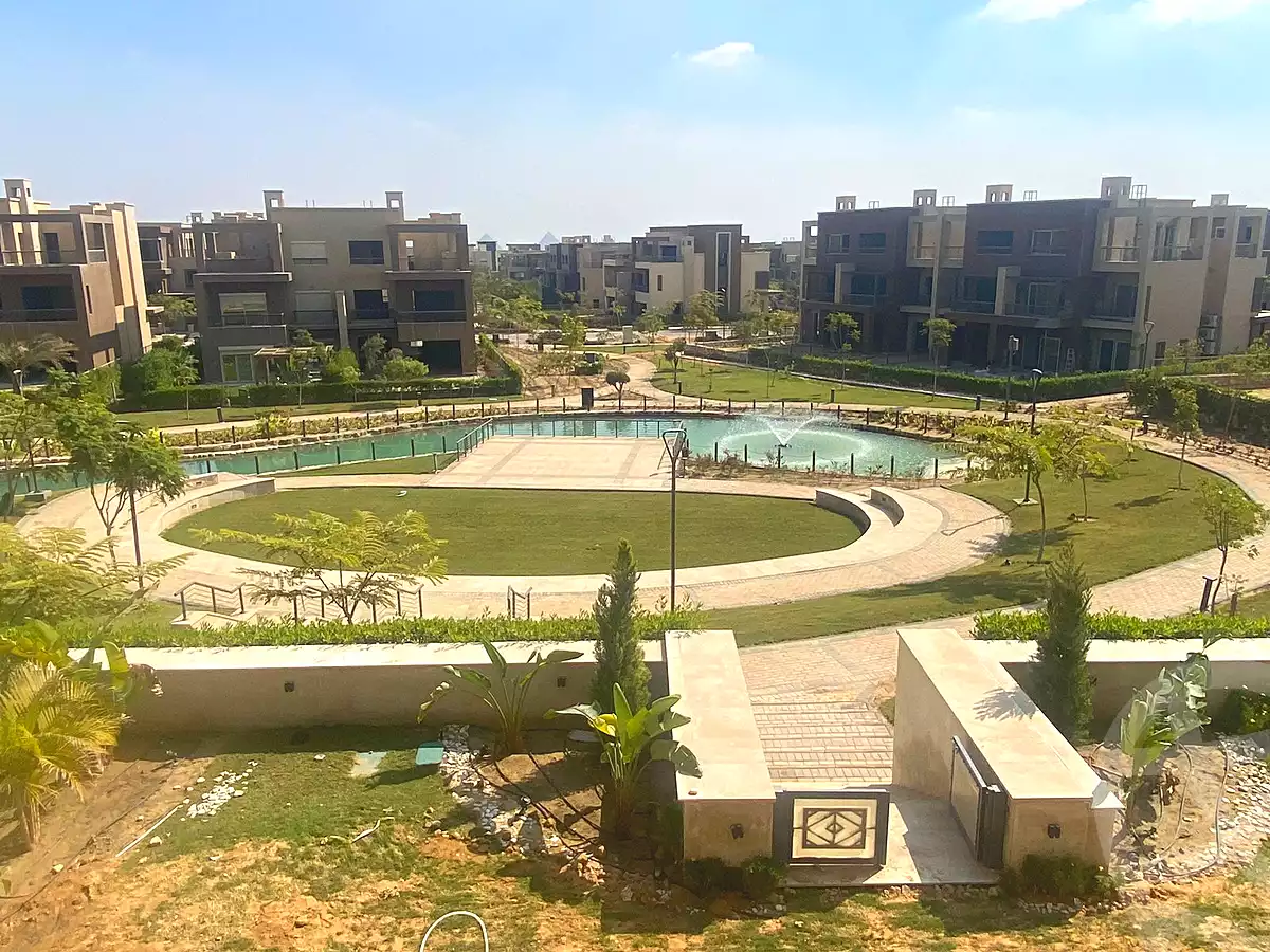 https://aqarmap.com.eg/ar/listing/6648401-for-sale-cairo-new-cairo-compounds-hyde-park-parkway-hyde-park-compound
