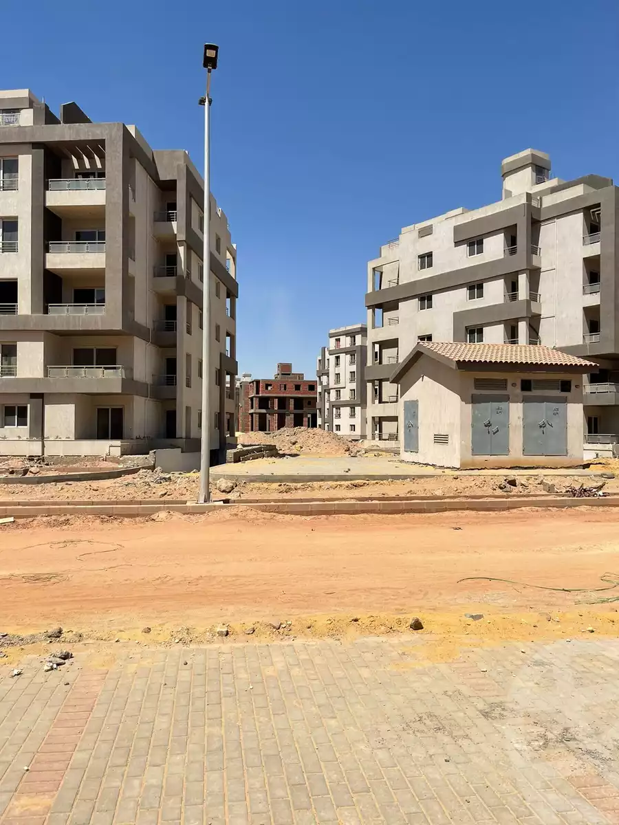 https://aqarmap.com.eg/ar/listing/6651419-for-sale-cairo-el-sheikh-zayed-city-compounds