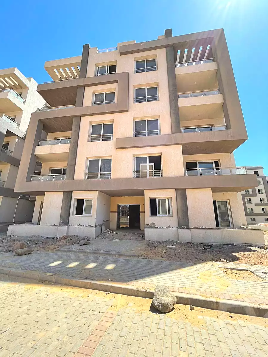 https://aqarmap.com.eg/en/listing/6651471-for-sale-cairo-el-sheikh-zayed-city-compounds