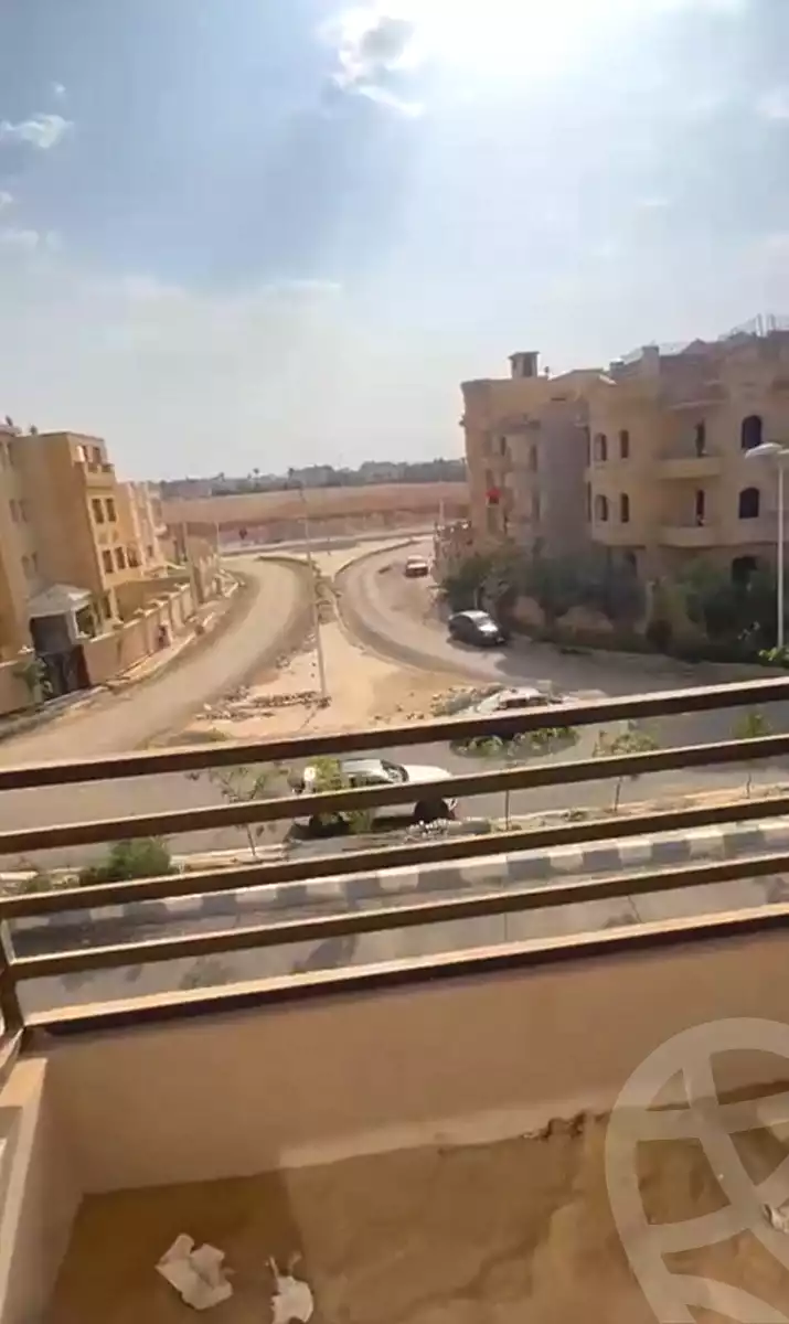 https://aqarmap.com.eg/ar/listing/6655496-for-sale-cairo-6th-of-october-el-hay-el-motamyz-first-touristic-village-el-shaheed-mohammed-abdul-latif-alshimi-st