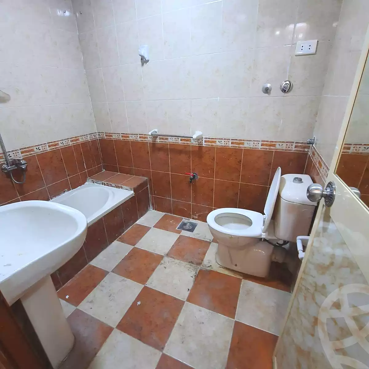 https://aqarmap.com.eg/ar/listing/6655997-for-sale-alexandria-l-jmy-el-hanouvel-kasr-al-quiri-st-1