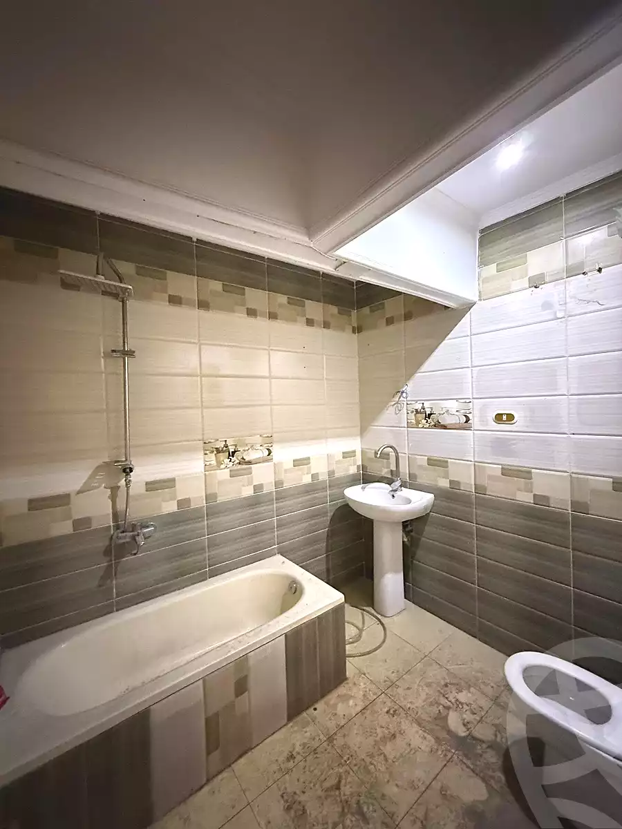 https://aqarmap.com.eg/ar/listing/6656103-for-sale-alexandria-sydy-bshr-sydy-bshr-bhry-gamal-abd-el-nasir-st