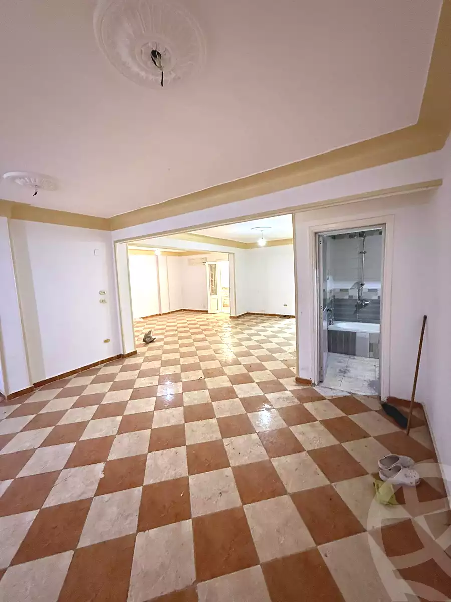 https://aqarmap.com.eg/ar/listing/6656103-for-sale-alexandria-sydy-bshr-sydy-bshr-bhry-gamal-abd-el-nasir-st